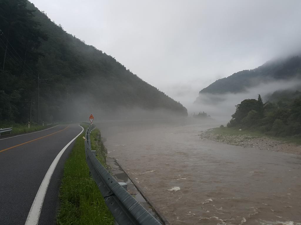 Pyeongchang River House Екстер'єр фото
