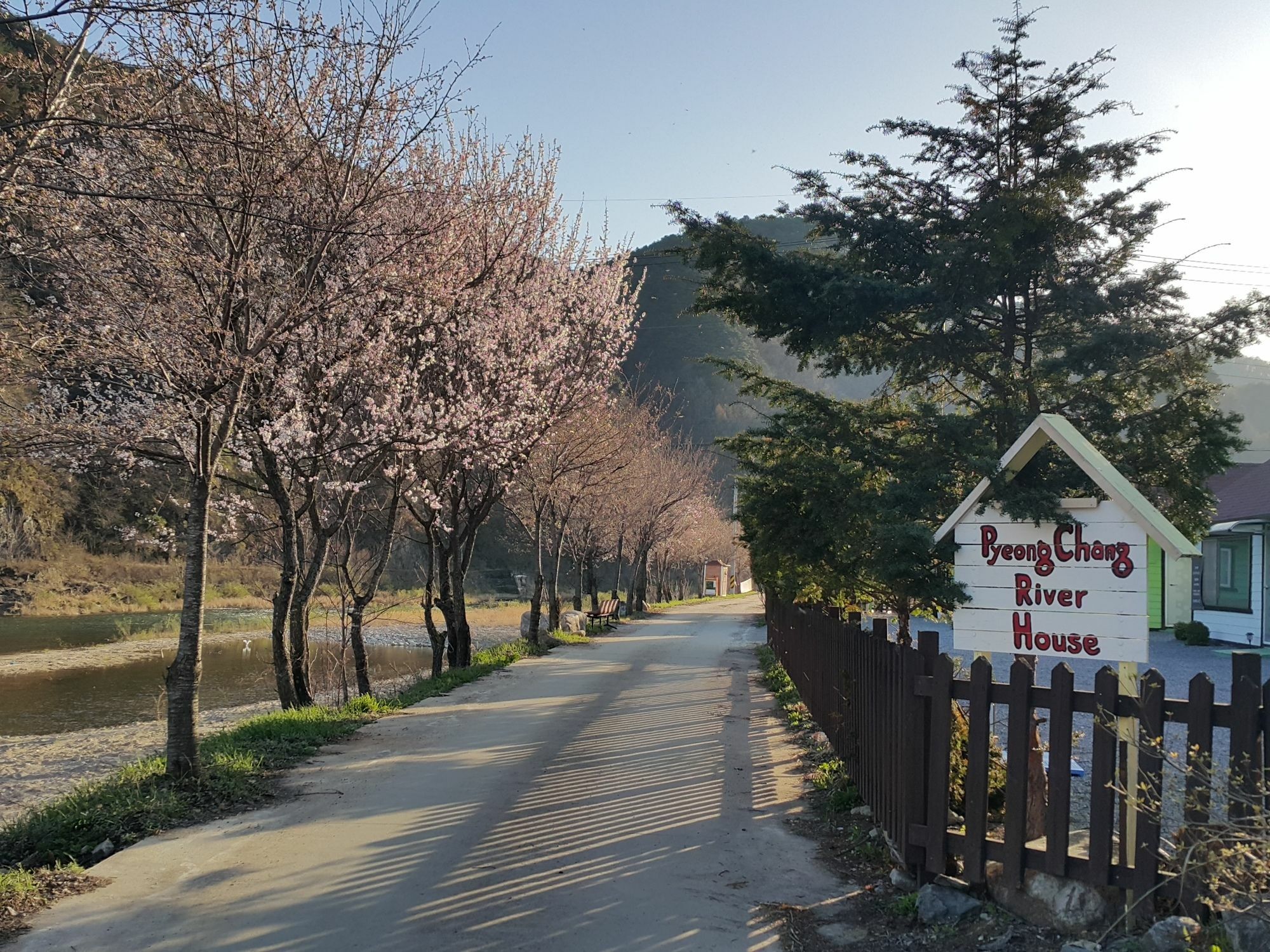 Pyeongchang River House Екстер'єр фото